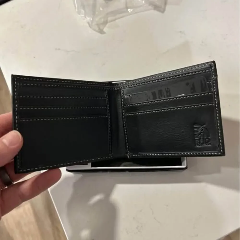 Brand new Steve Madden men’s wallet